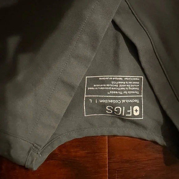 Figs Charcoal Sage technical Scrubs Top and Pant Woman’s Large - Picture 4 of 12